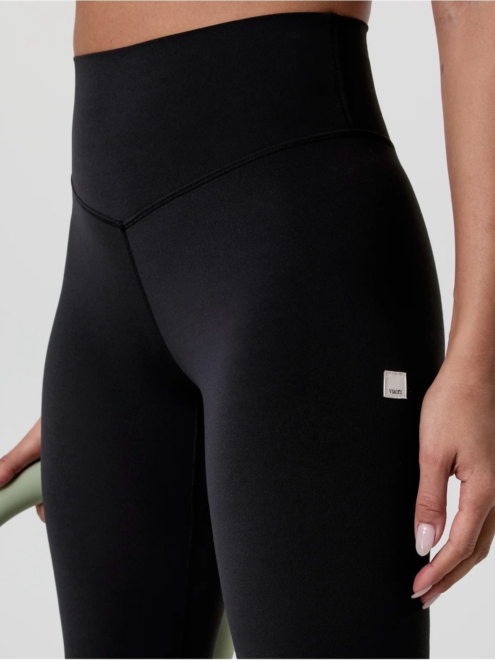 Vuori High-Rise Black Performance Leggings Size Medium